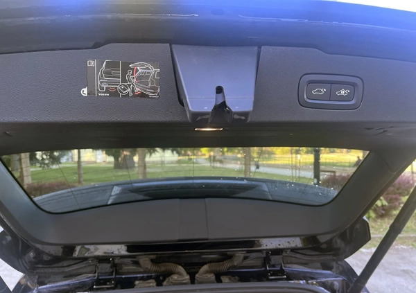 Volvo V60 Cross Country cena 94700 przebieg: 260000, rok produkcji 2019 z Wrocław małe 106